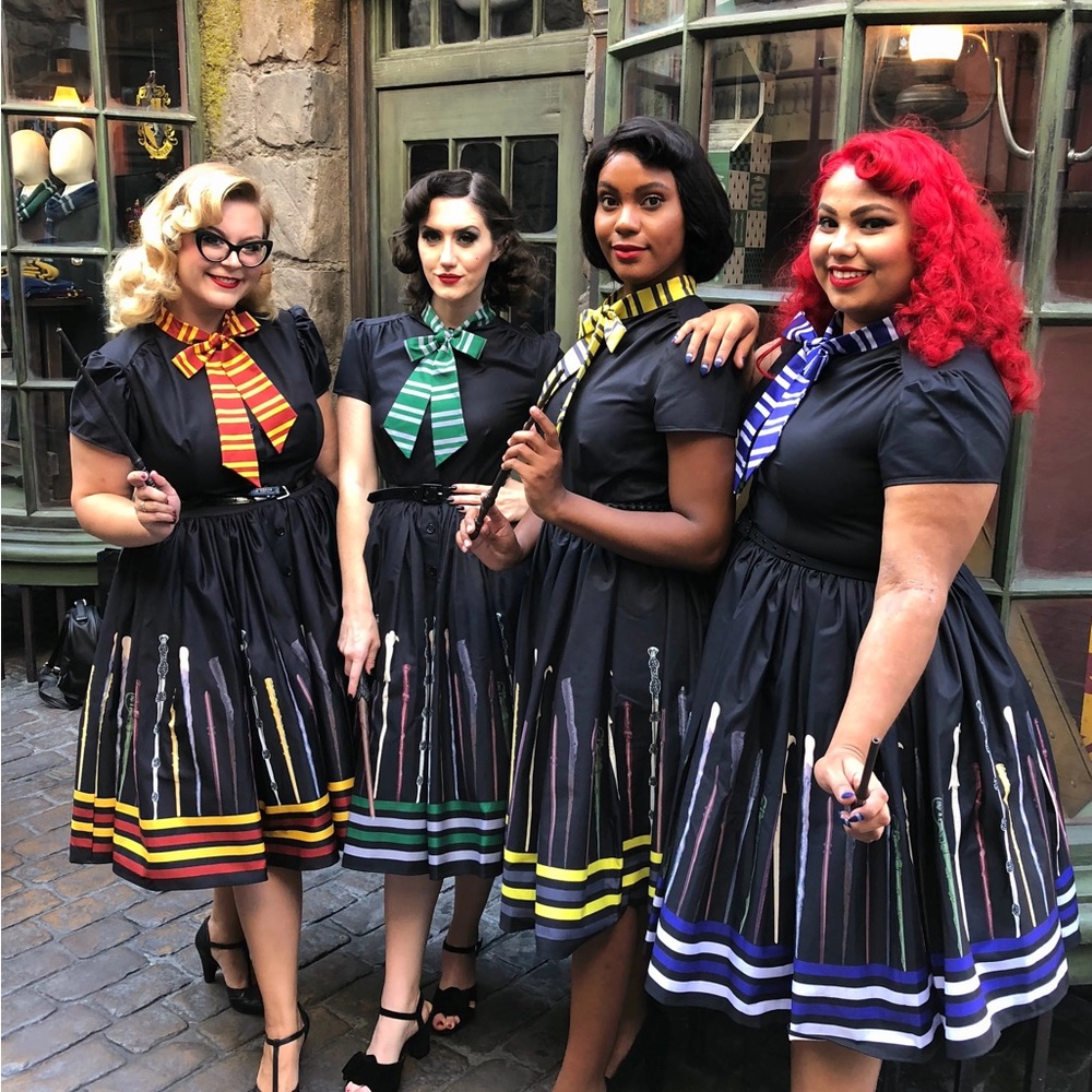 Unique Vintage x HP Gryffindor Wand Dress - Picture 10 of 10